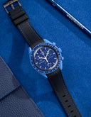 Bracelet en caoutchouc Vertech incurvé - Coutures noires et bleues