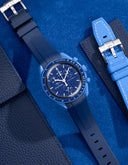 Bracelet en caoutchouc incurvé - Bleu